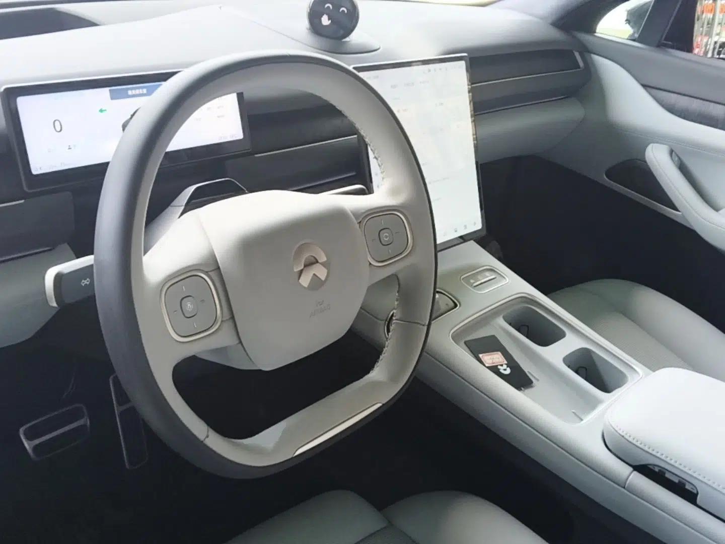 Nio ES8 2023 75 kWh Executive Edition — миниатюра 19