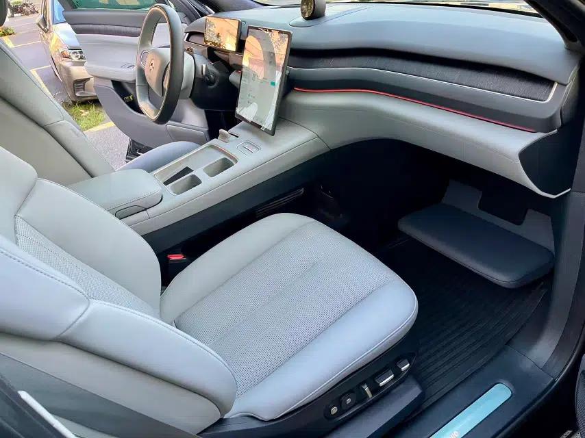 Nio ES8 2023 75 kWh Executive Edition — миниатюра 26
