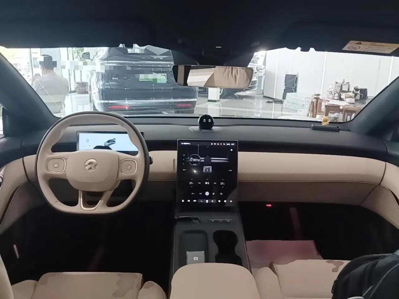 Nio ET5T 2024 75kWh Touring — миниатюра 17