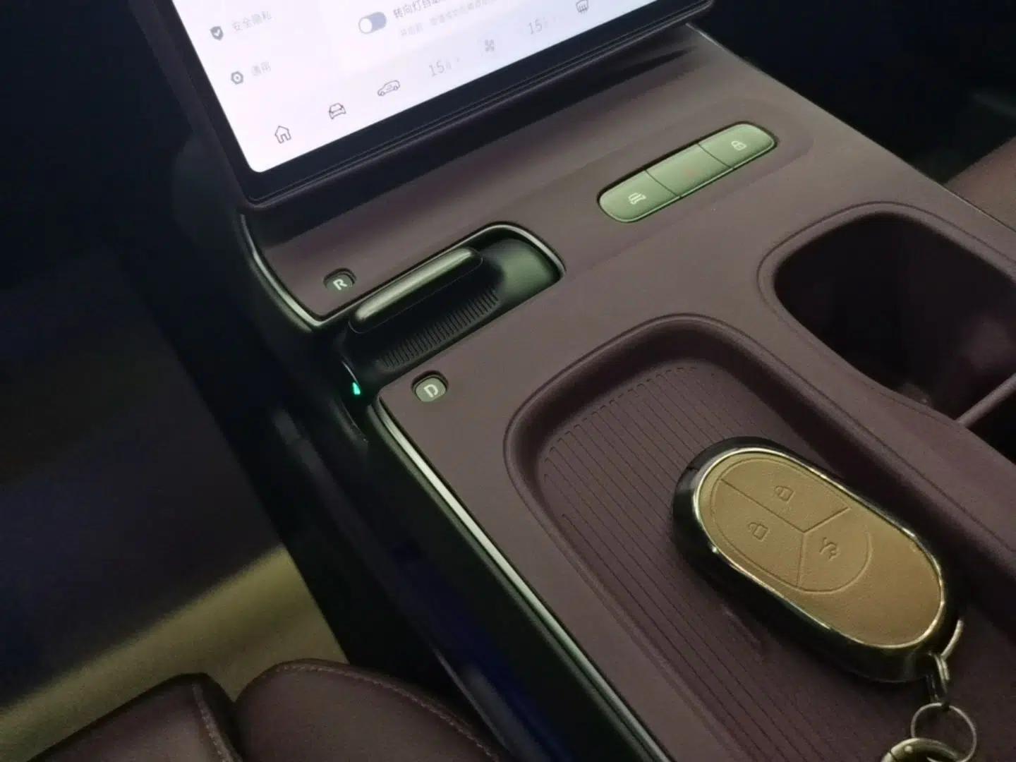 Nio ET5T 2024 75kWh Touring — миниатюра 16