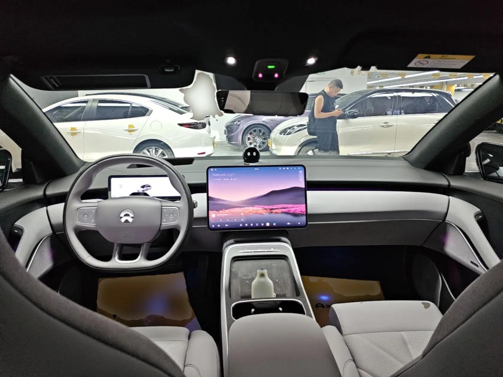 Nio ET5T 2025 75 kWh Touring — миниатюра 12