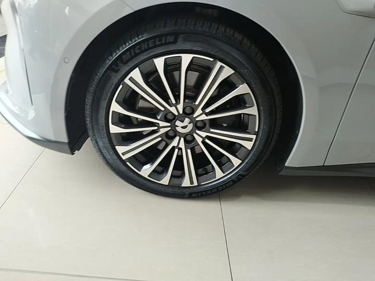 Nio ET5T 2024 75kWh Touring — миниатюра 10