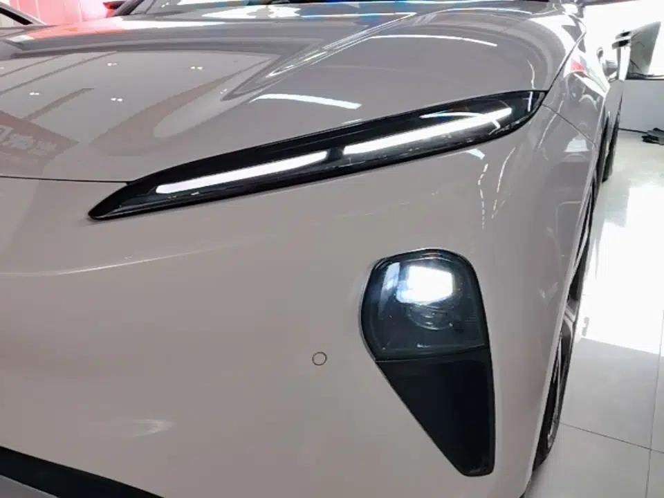 Nio ET5T 2024 75kWh Touring — миниатюра 8