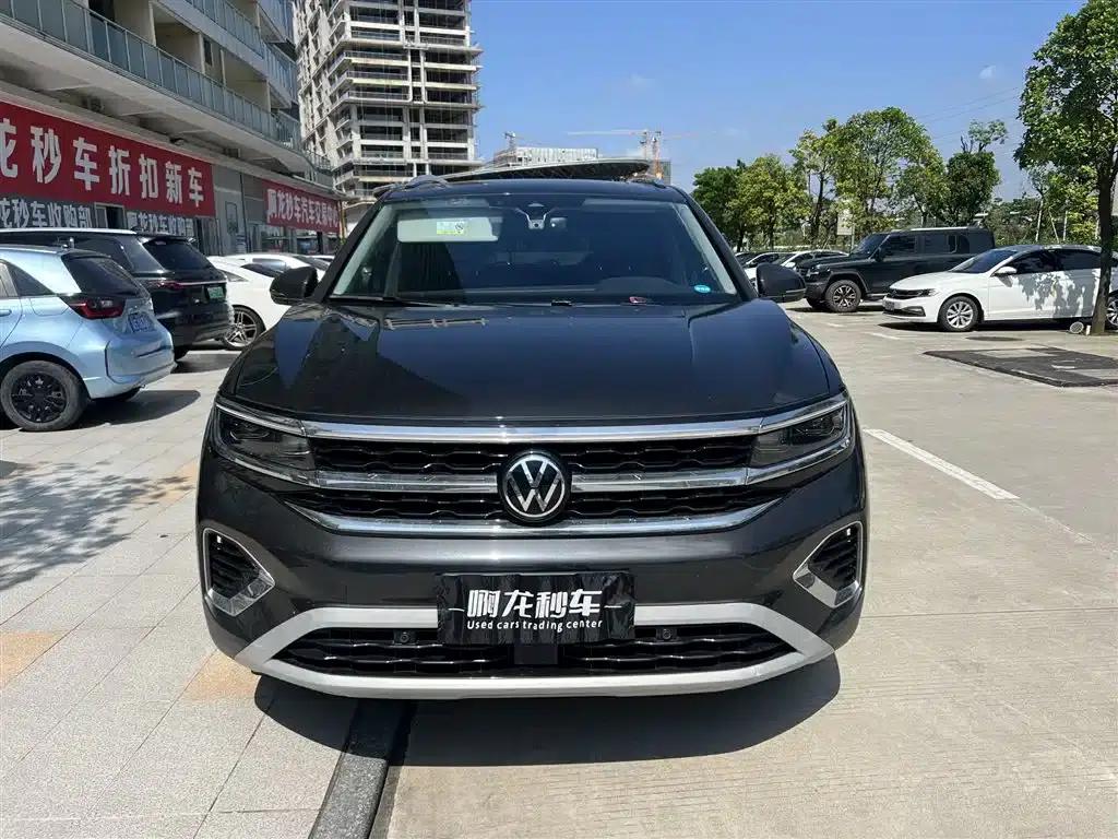 2023 Range Rover 380TSI AWD Luxury Pro — миниатюра 2