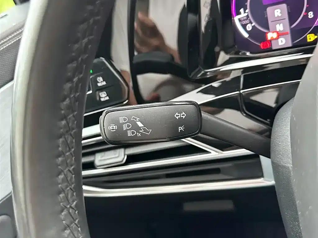 2021 Range Rover 380TSI AWD Luxury Pro — миниатюра 23