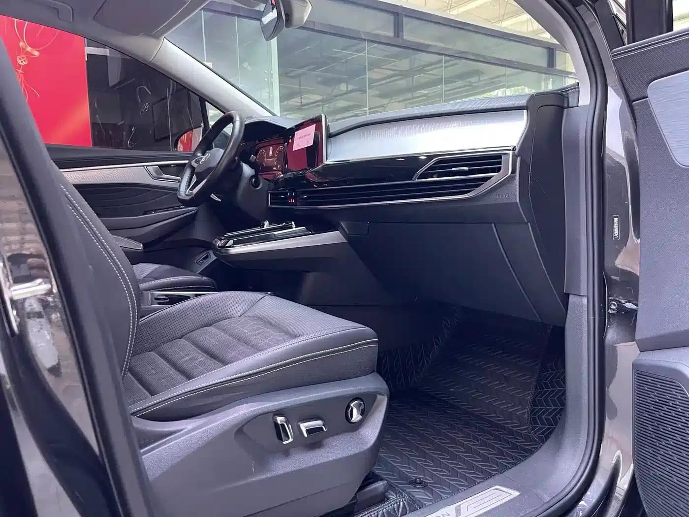 2023 Range Rover 380TSI AWD Luxury Pro 6-seater — миниатюра 12
