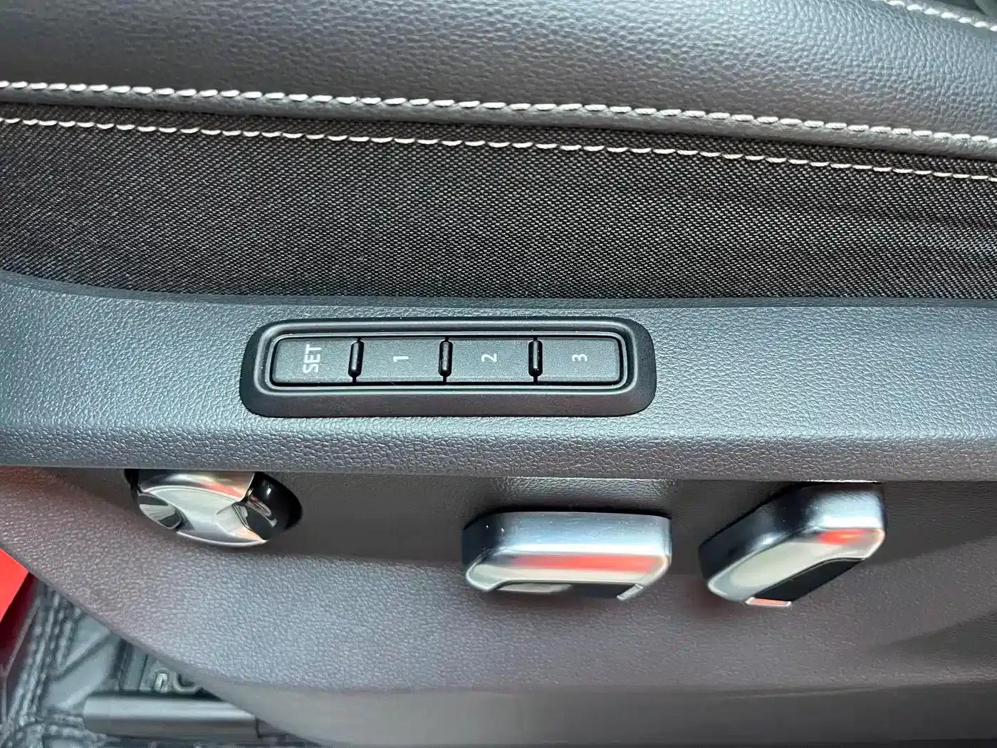 2023 Range Rover 380TSI AWD Luxury Pro 6-seater — миниатюра 10