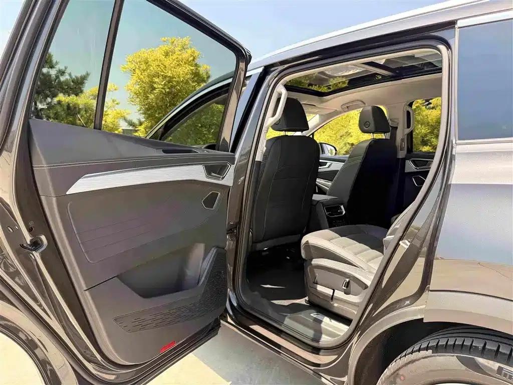 2024 Range Rover 380TSI 4WD Luxury Pro 6-Seater — миниатюра 11