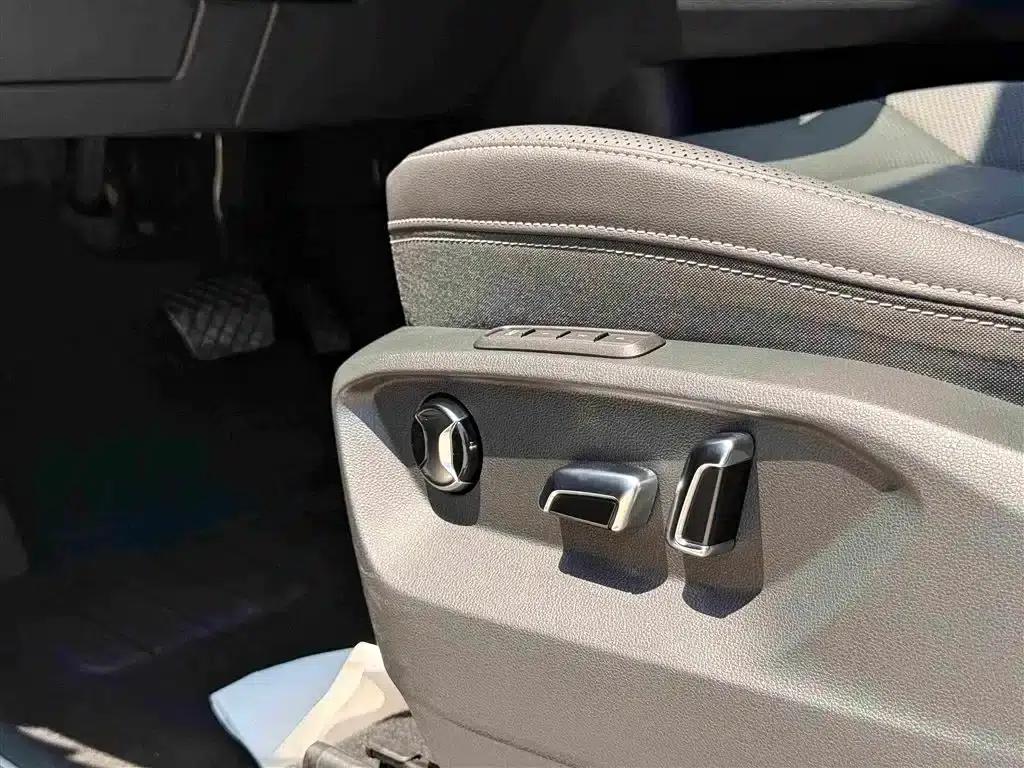 2024 Range Rover 380TSI 4WD Luxury Pro 6-Seater — миниатюра 23