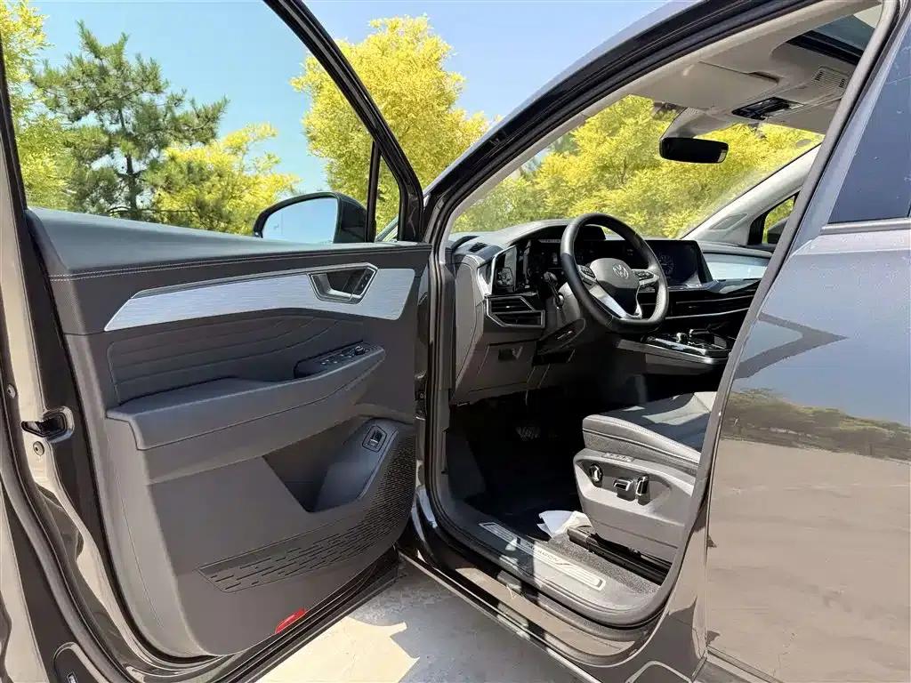 2024 Range Rover 380TSI 4WD Luxury Pro 6-Seater — миниатюра 4
