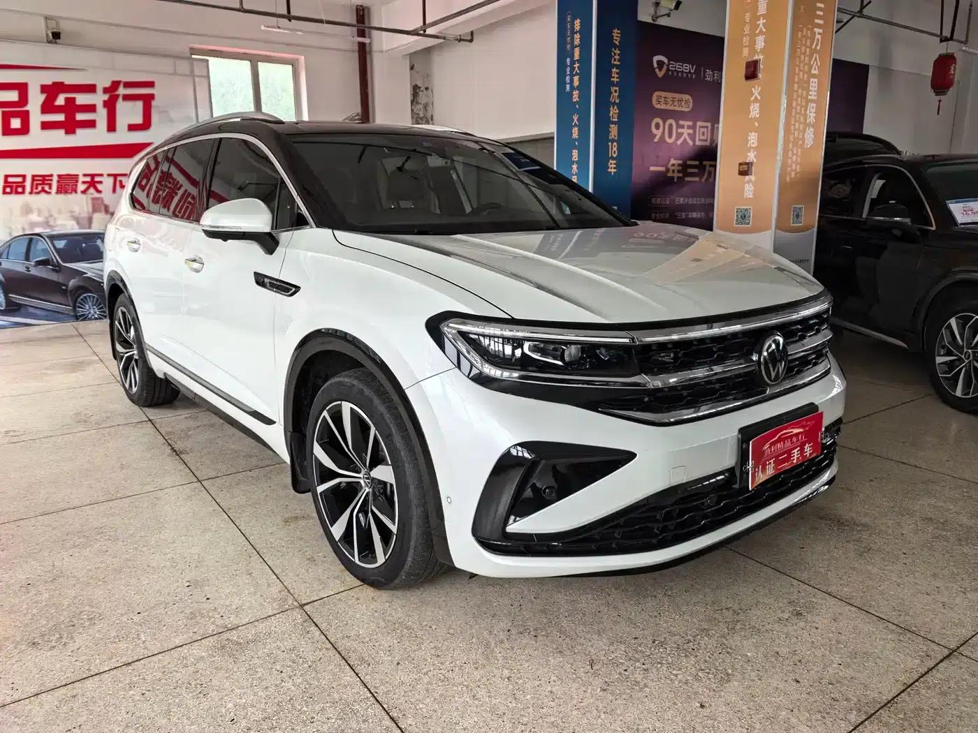 2022 Range Rover 380TSI 4WD R-Line 6-Seater — миниатюра 2