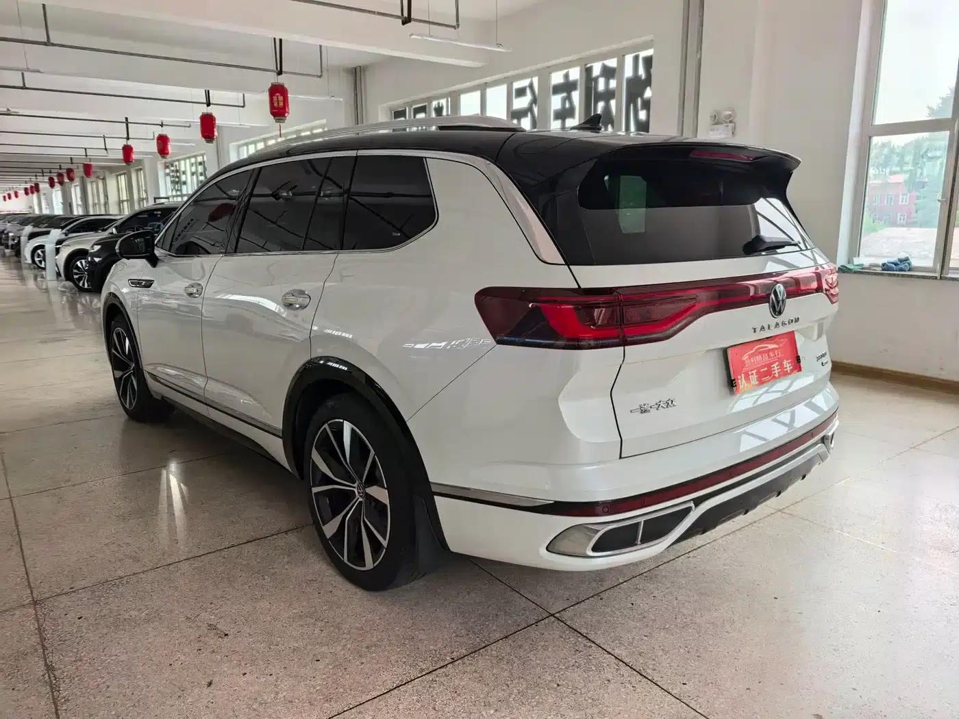 2022 Range Rover 380TSI 4WD R-Line 6-Seater — миниатюра 3