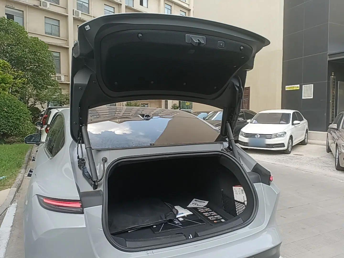 Nio ET5 2022 75 kWh — миниатюра 22