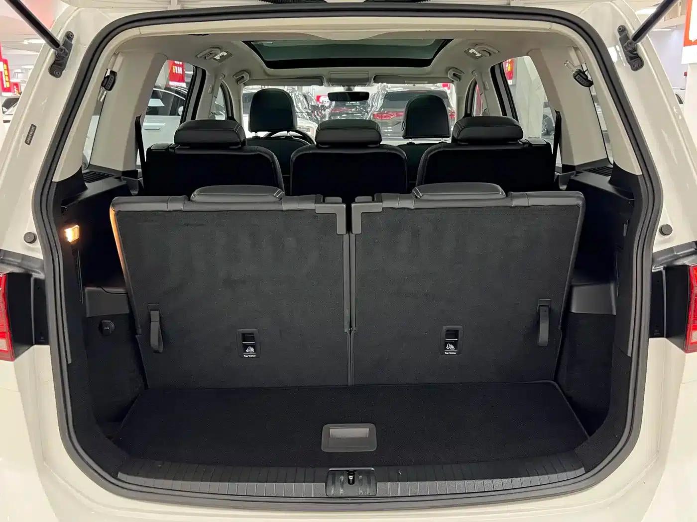 2018 Touran L 280TSI DSG Comfort Edition 7-seater (National V Emission Standard) — миниатюра 17