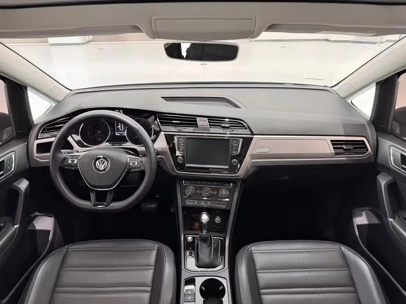 2018 Touran L 280TSI DSG Comfort Edition 7-seater — миниатюра 5