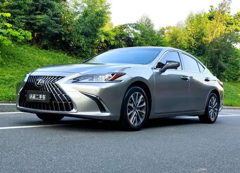 Lexus ES 2022 300h Premium Edition — миниатюра 1