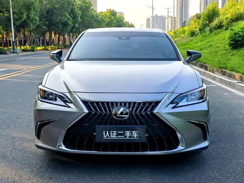 Lexus ES 2022 300h Premium Edition — миниатюра 2