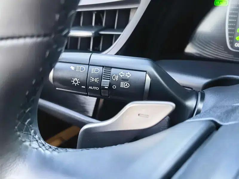 Lexus ES 2022 300h Premium Edition — миниатюра 23