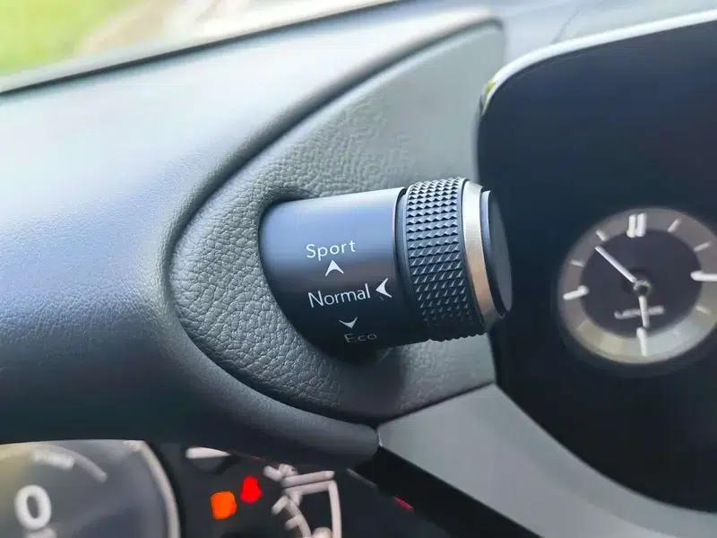 Lexus ES 2022 300h Premium Edition — миниатюра 25