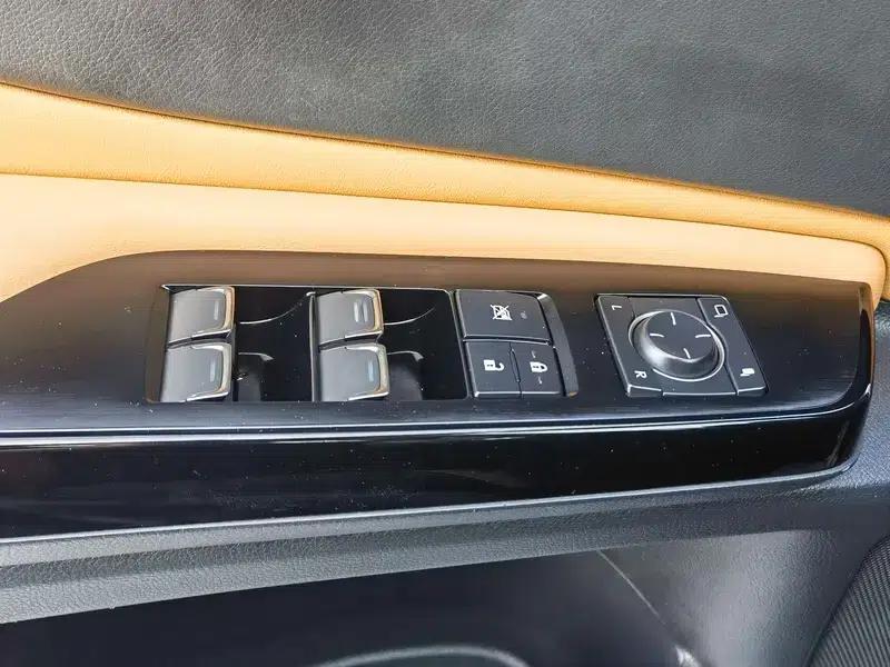 Lexus ES 2022 300h Premium Edition — миниатюра 30