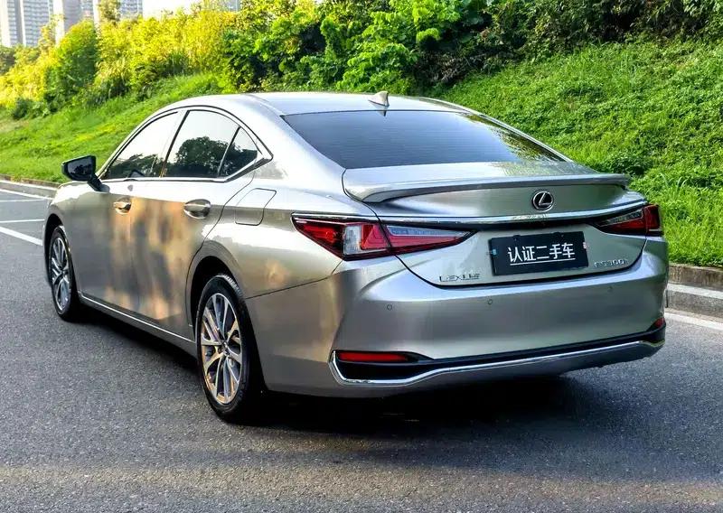 Lexus ES 2022 300h Premium Edition — миниатюра 5