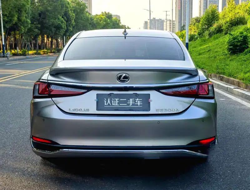 Lexus ES 2022 300h Premium Edition — миниатюра 6