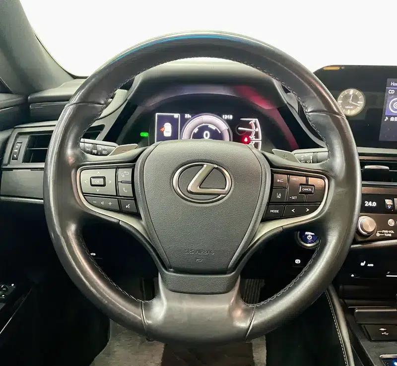 Lexus ES 2021 300h Premium Edition — миниатюра 15