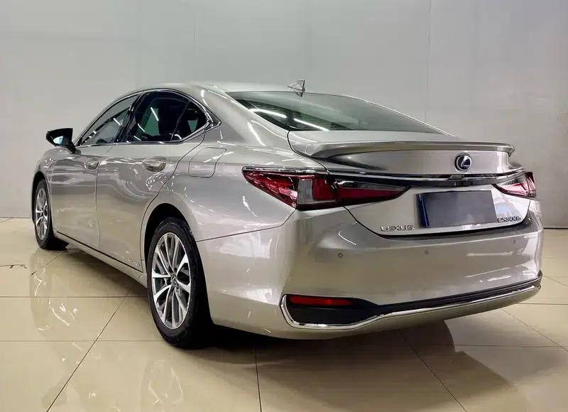 Lexus ES 2021 300h Premium Edition — миниатюра 5
