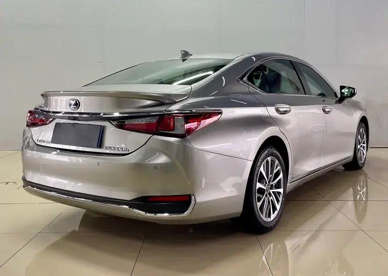 Lexus ES 2021 300h Premium Edition — миниатюра 7