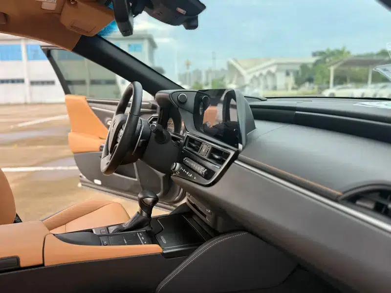 Lexus ES 2021 Model 200 Premium Edition — миниатюра 17