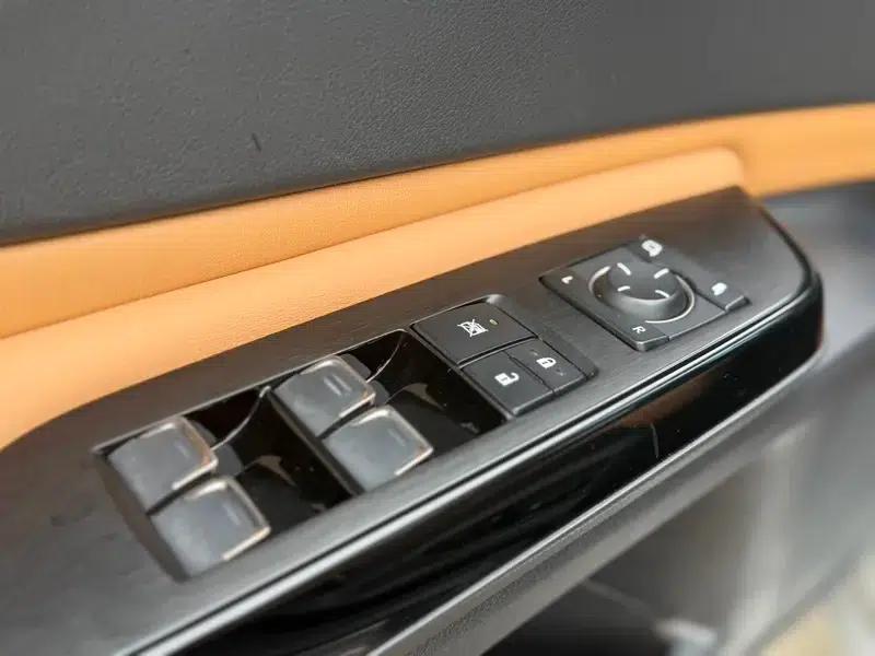 Lexus ES 2021 Model 200 Premium Edition — миниатюра 25