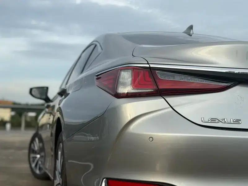 Lexus ES 2021 Model 200 Premium Edition — миниатюра 10