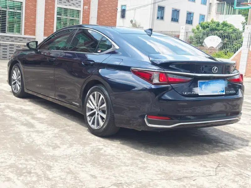 Lexus ES 2018 300h Premium Edition (China V emission standard) — миниатюра 4