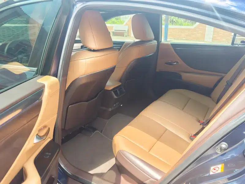 Lexus ES 2018 300h Premium Edition (China V emission standard) — миниатюра 9