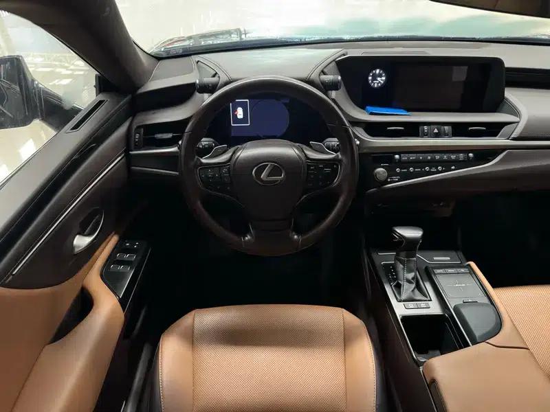 Lexus ES 2021 300h Premium Edition — миниатюра 6