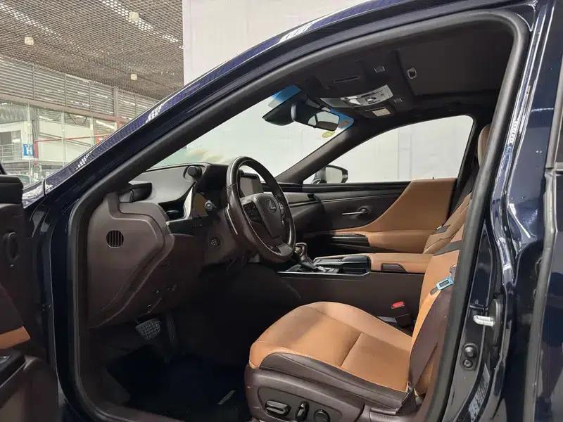 Lexus ES 2021 300h Premium Edition — миниатюра 7