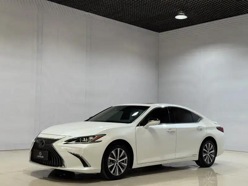 Lexus ES 2021 300h Premium Edition — миниатюра 1