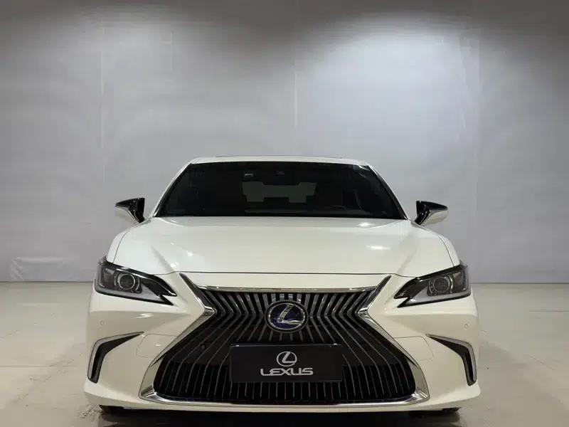 Lexus ES 2021 300h Premium Edition — миниатюра 2