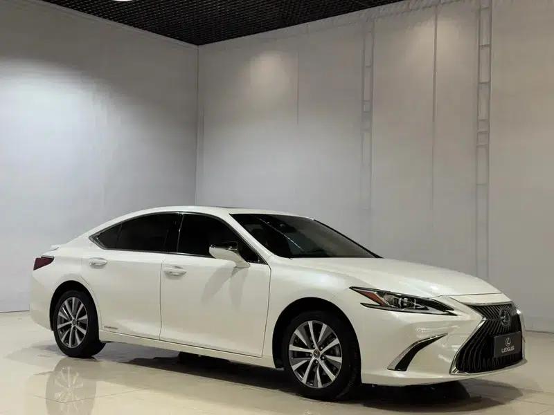 Lexus ES 2021 300h Premium Edition — миниатюра 3