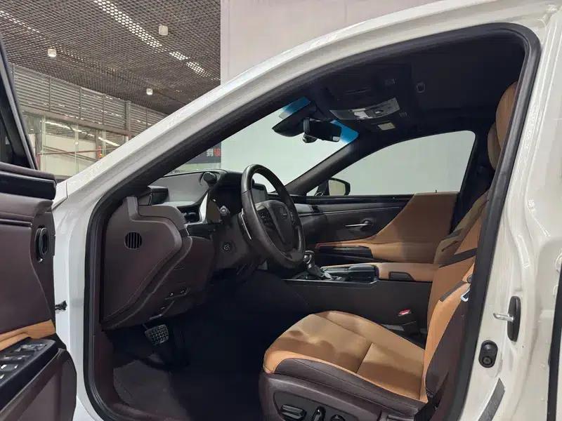 Lexus ES 2021 300h Premium Edition — миниатюра 7