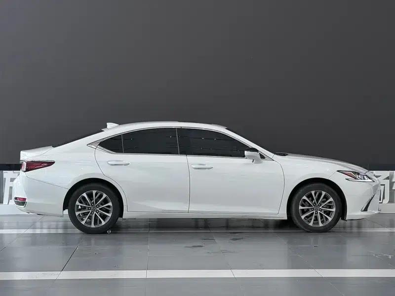Lexus ES 2021 Model 200 Premium Edition — миниатюра 6