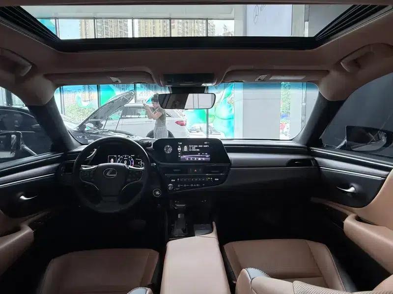 Lexus ES 2021 Model 200 Premium Edition — миниатюра 8
