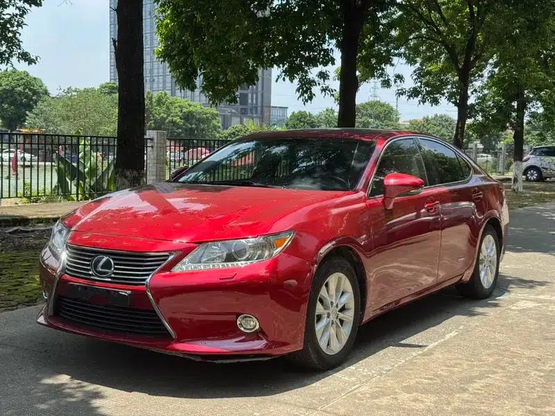 Lexus ES 2013 300h Elite Edition — миниатюра 1
