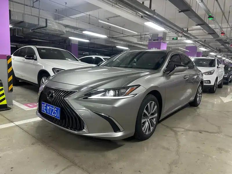 Lexus ES 2021 Model 200 Premium Edition — миниатюра 1