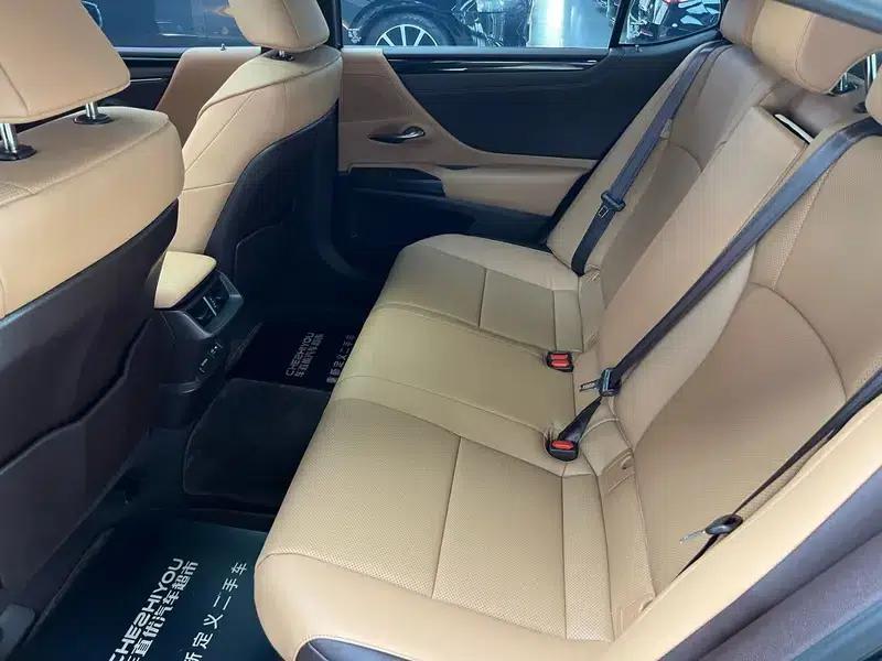 Lexus ES 2021 300h Premium Edition — миниатюра 19