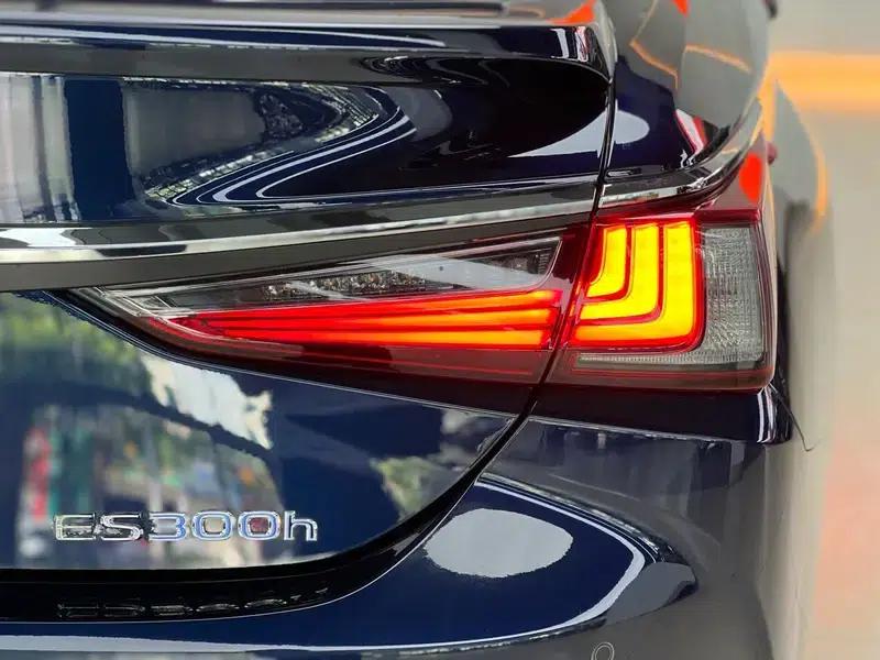Lexus ES 2021 300h Premium Edition — миниатюра 7