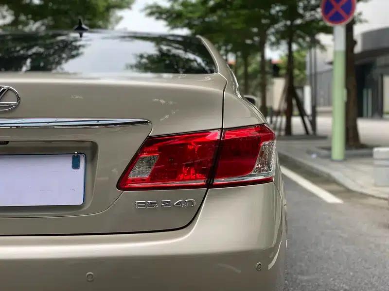 Lexus ES 2010 240 Luxury Edition — миниатюра 9