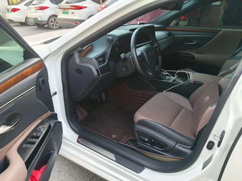 Lexus ES 2024 200 Premium Edition — миниатюра 11
