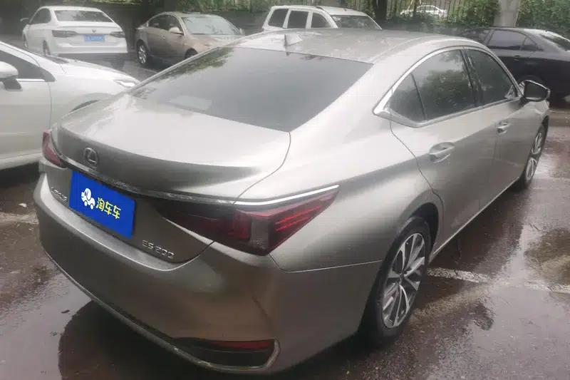 Lexus ES 2022 200 Premium Edition — миниатюра 3