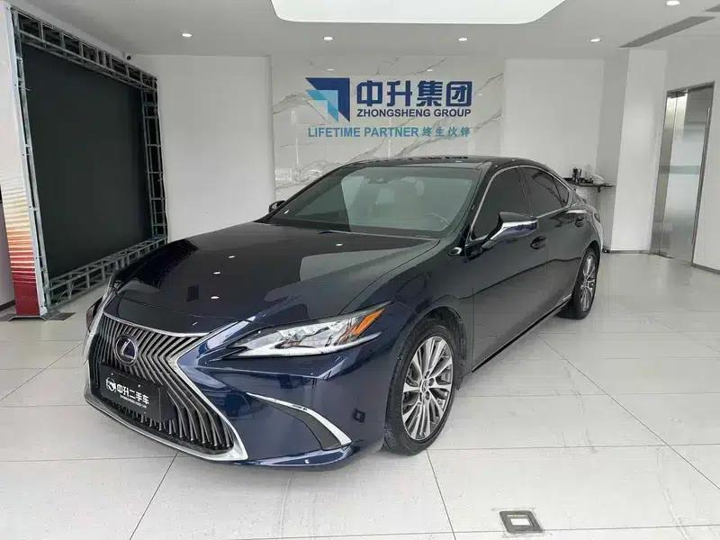 Lexus ES 2020 300h Premium Edition — миниатюра 1
